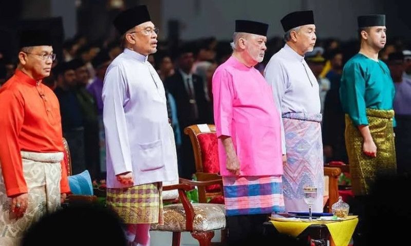 King - Do not politicise Islam, Islamise politics instead