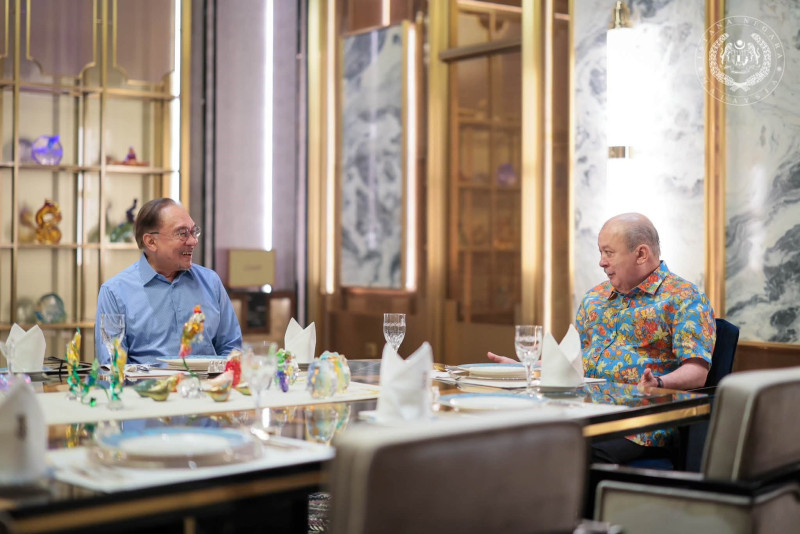Agong calls for tighter airport security, demands thorough TH, Felda investigations