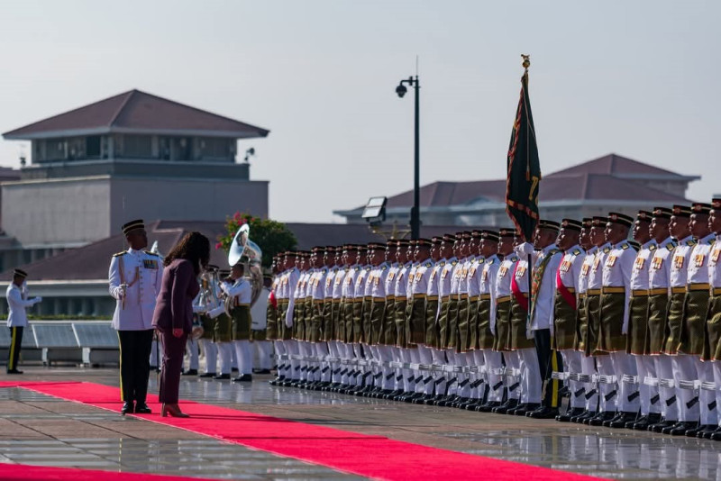 Kosovo President receives official welcome at Perdana Putra