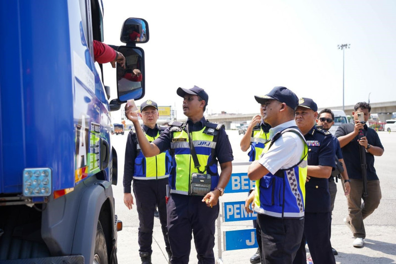 JPJ to tighten checks on express buses and heavy vehicles ahead of Lunar New Year travel rush