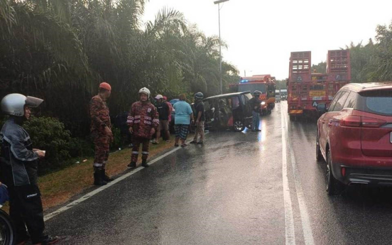 Elderly woman killed after car loses control in Kulai collision