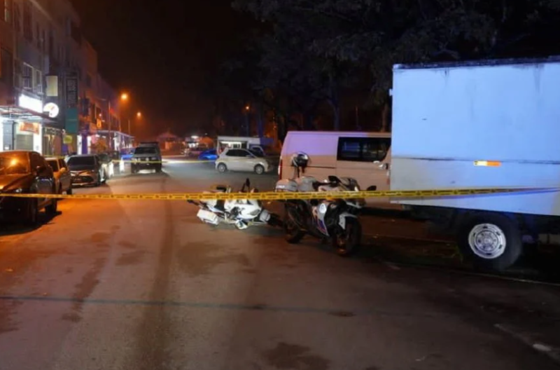 Police fire at tyres after couple allegedly rams officer, URB motorcycle in Kulai