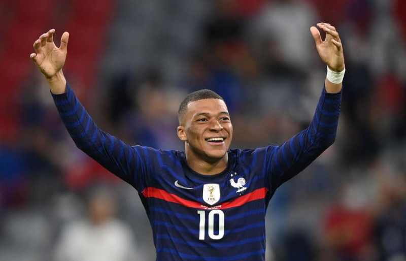 Mbappe to leave Paris St-Germain at end of season