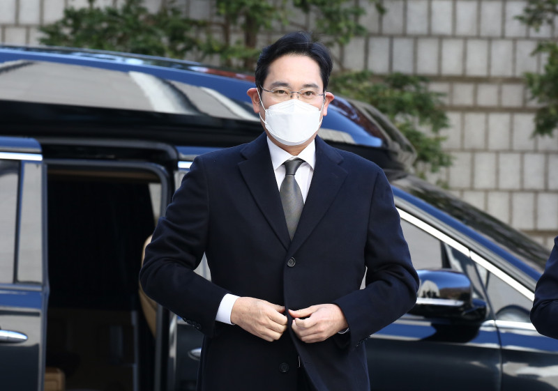 Samsung boss on trial over ‘manipulated’ takeover deal
