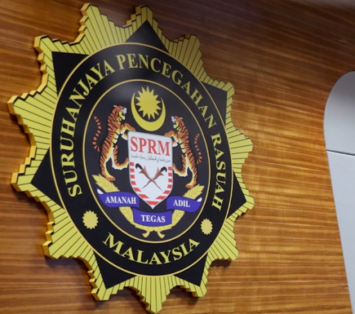 MACC arrests ex-minister’s aide, a ‘Datuk Seri’, two others: report