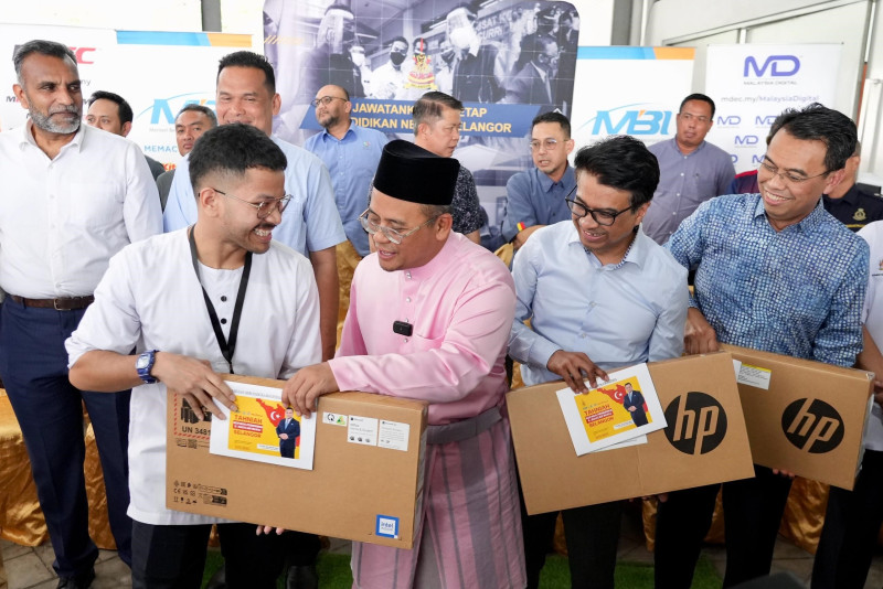 MCMC provides digital aid to fire victims in Putra Heights
