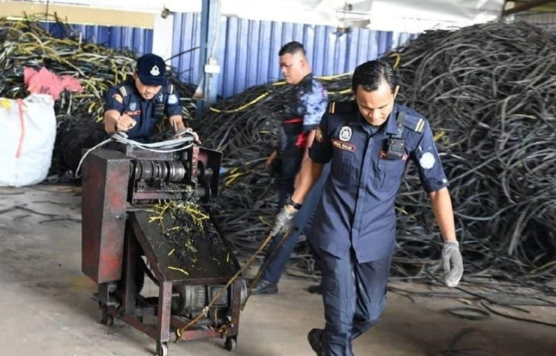 RM6 million haul as authorities crack down on illegal e-waste processing in Klang and Kuala Selangor