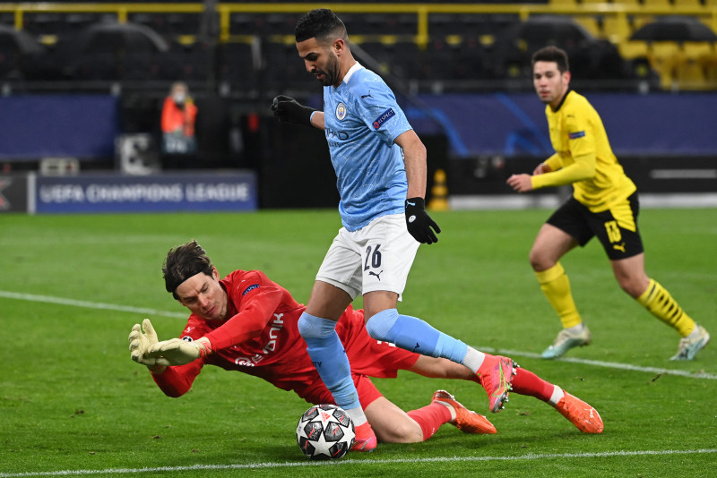 Mahrez commits future with Manchester City