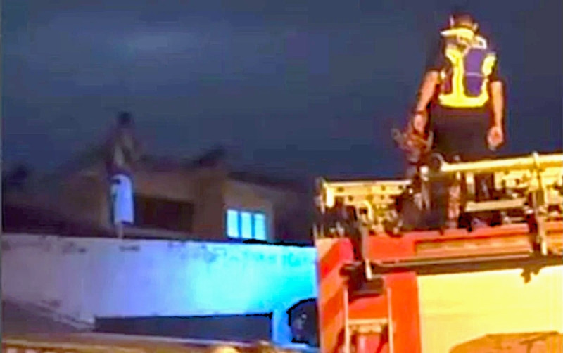 Man with knife detained after rooftop standoff in Semenyih