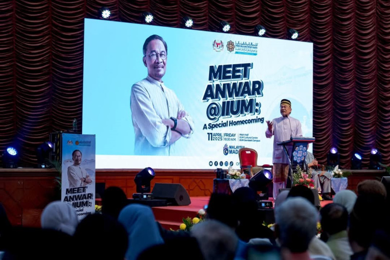 Govt considering PTPTN loan terms review, says Anwar