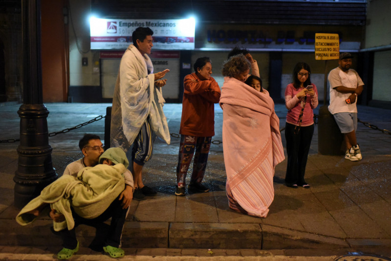Strong quake shakes Mexico days after deadly tremor