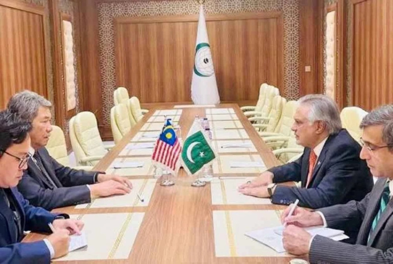 Pakistan - Malaysia reaffirm Gaza solidarity and strengthen bilateral ties at OIC emergency meeting