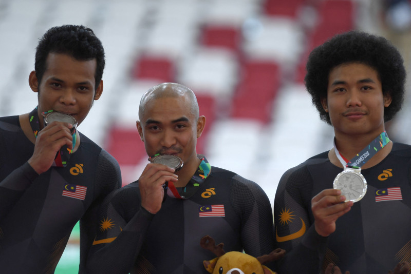 Fadhil tops time trial world ranking