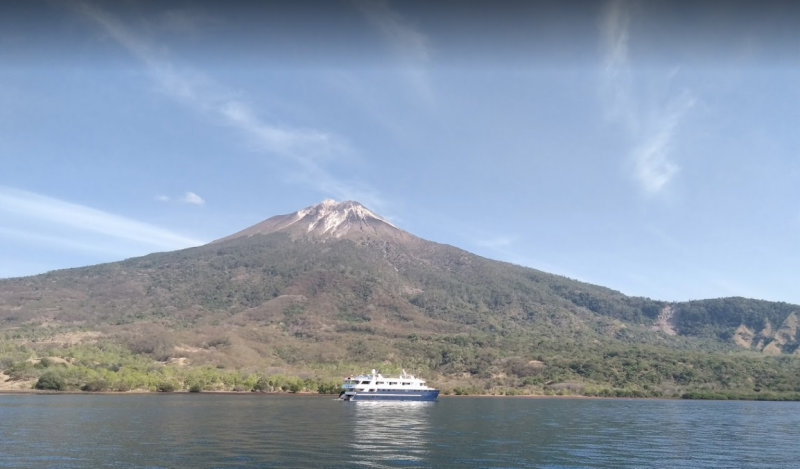 Indonesian volcano erupts