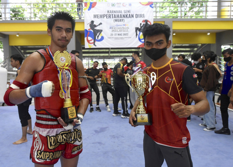 Athachai Continues Fathers Muay Thai Legacy With First Win In Six Years Sports Fitness