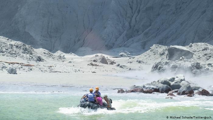 N. Zealand ups volcano death toll