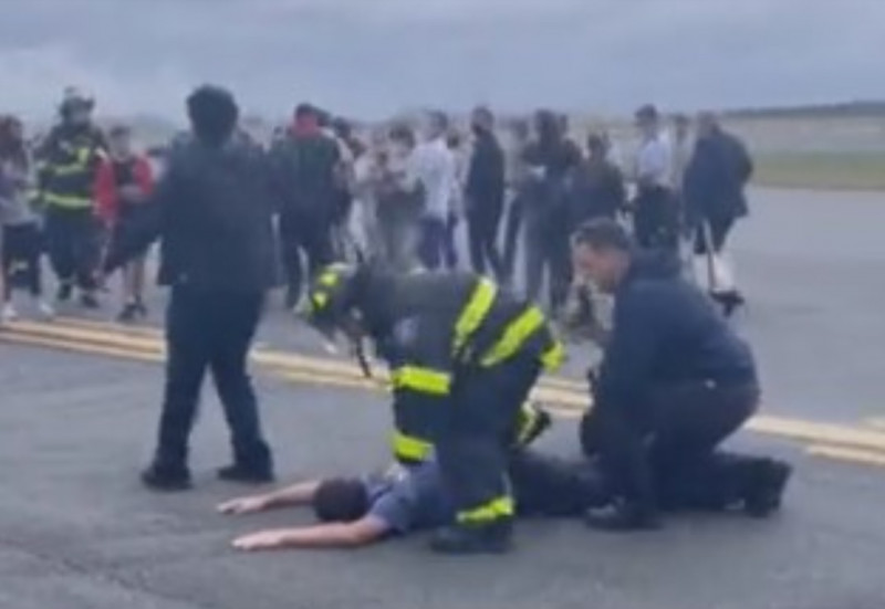 Unruly passenger prompts emergency evacuation of jetliner in NY