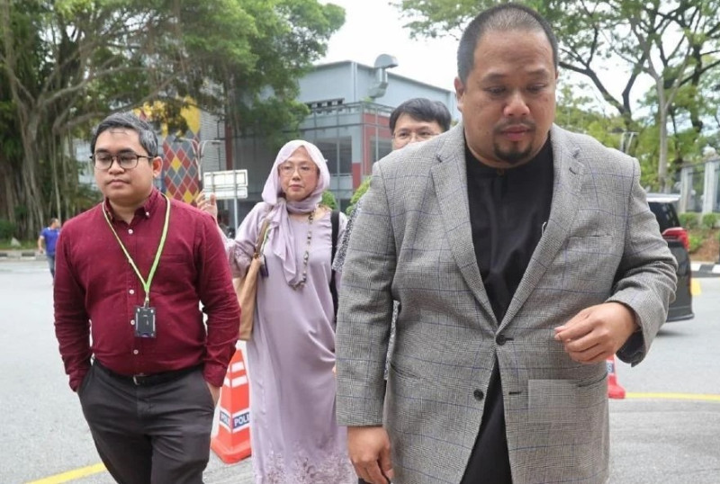 Lawyer linked to late Daim Zainuddin’s widow questioned over alleged plot to topple government