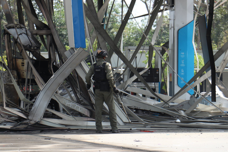 Thailand imposes immediate curfew in southern border province after coordinated attacks