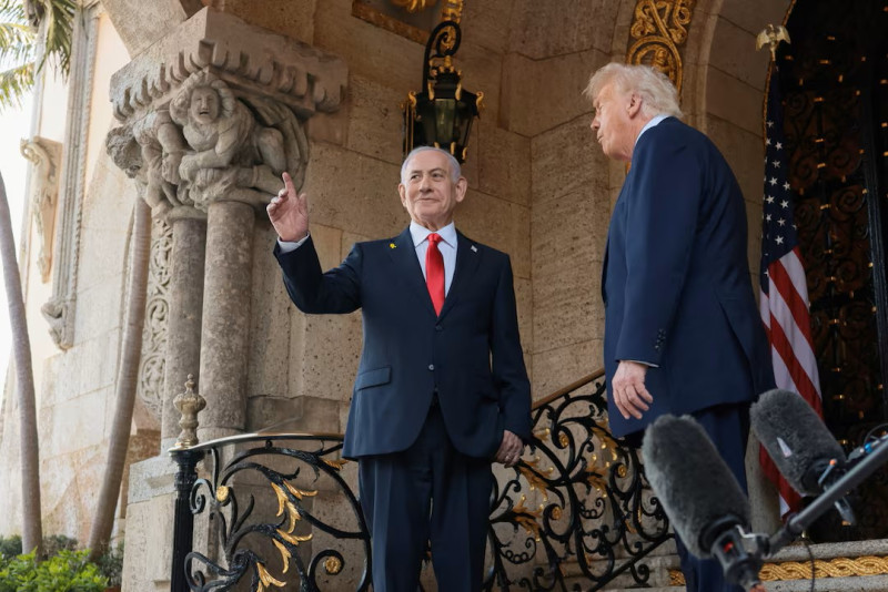 Trump warns of renewed strikes on Iran and threatens Hamas over disarmament