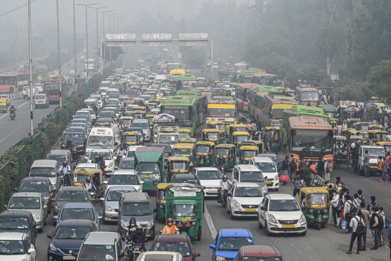 Unbreathable: India’s pollution board warns of New Delhi air emergency