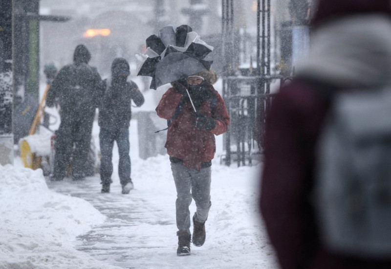 Snow ‘bomb’ unleashes blizzard on eastern US
