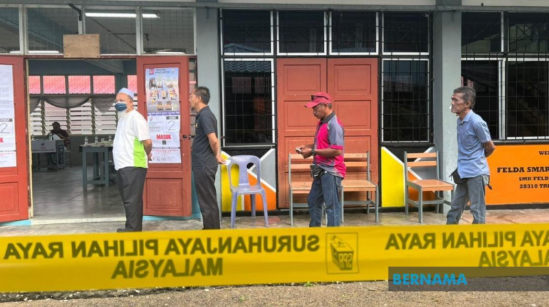 Polling proceeds smoothly as electors continually fill queues in Pelangai