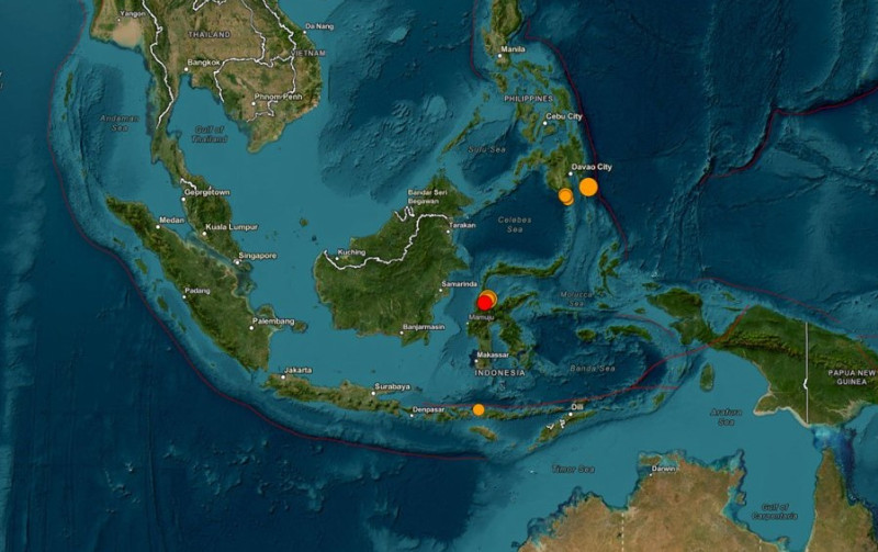 Magnitude 6.7 earthquake shakes central Sulawesi