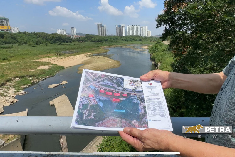 Kampung Bohol residents urge Anwar to scrap land development near retention pond 