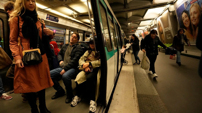 Paris metro stabbing suspect arrested as attacks strike during year-end celebrations