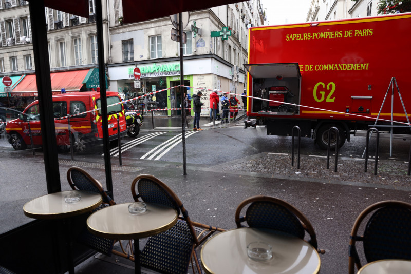 Paris shooting kills two, wounds four: prosecutor 