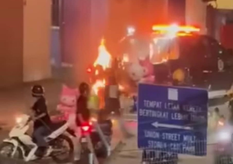 Thaipusam celebrations disrupted as hydrogen-filled balloons explode, injuring city council officers