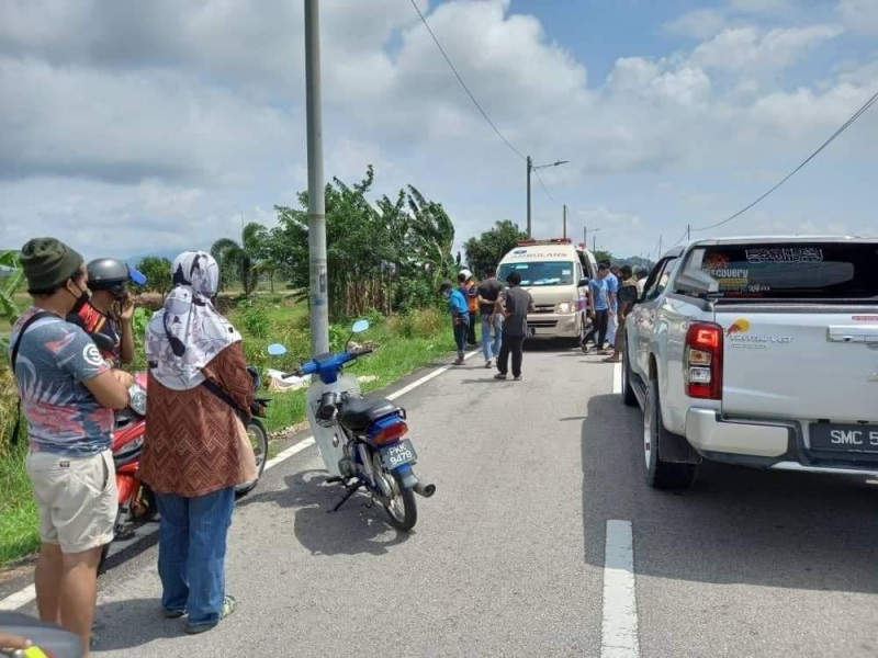 Two teenagers die after skidding off their motorbike 