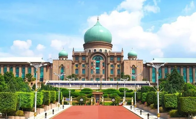 Anwar: Malaysia’s debt ratio is falling, but legacy debt payments remain a heavy burden