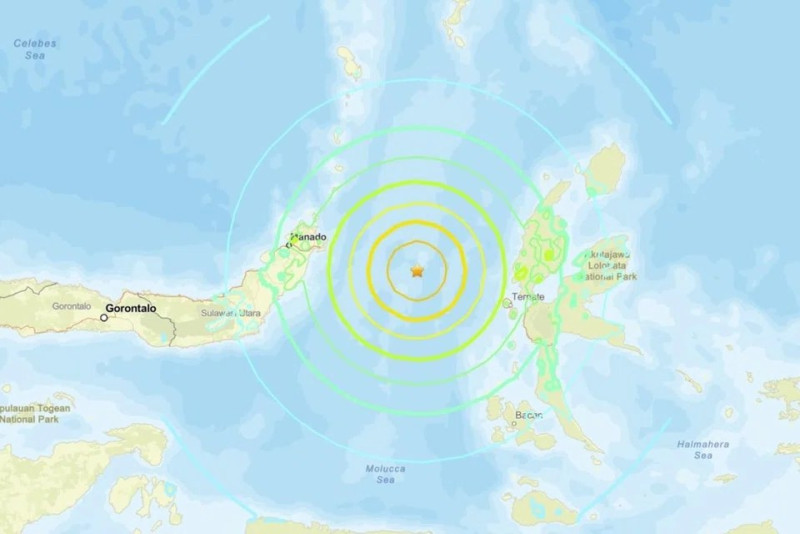 Eastern Indonesia hit by 7.4-magnitude quake, triggers tsunami alerts for Malaysia, the Philippines