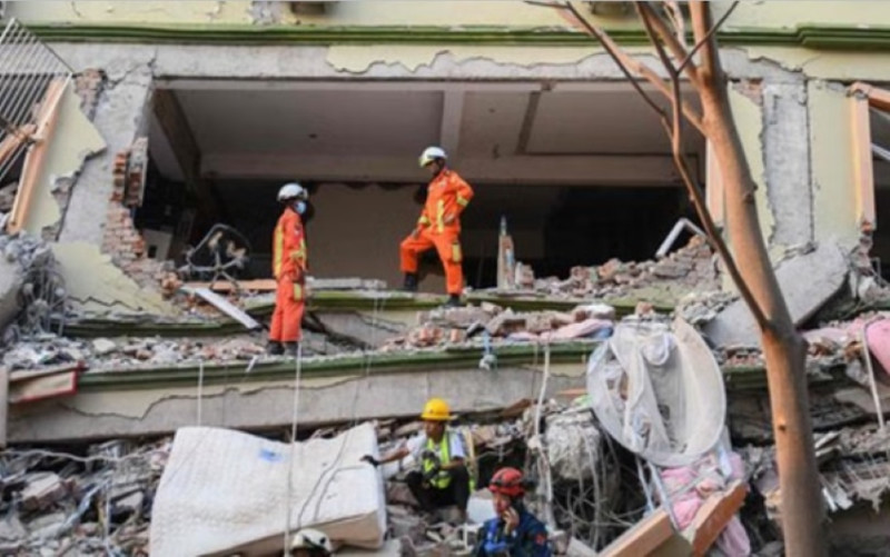 Myanmar rescues, signs of life in Bangkok rubble raise hopes after deadly quake