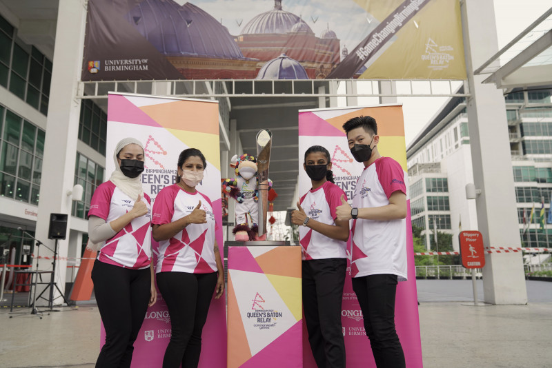 M’sian students hoist Queen’s Baton for nation’s leg of Commonwealth Games relay 
