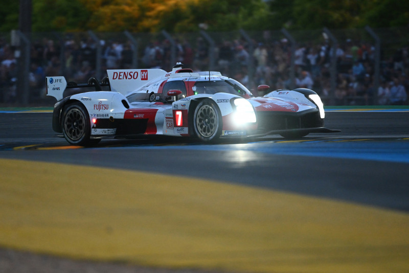 Toyota dominate top, second spot as Le Mans sprints past midnight