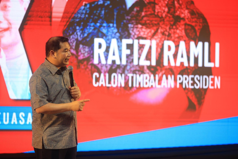 Rafizi Ramli shrugs off invitations to join PAS amid PKR turmoil