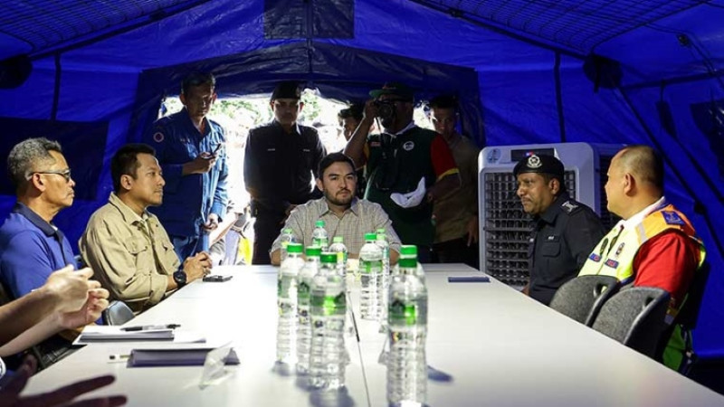 Raja Muda Selangor visits gas pipeline fire site, offering support to affected residents