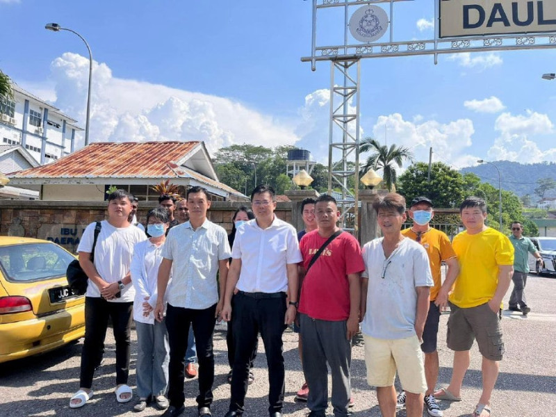 Raub MP, Samka chair released on police bail after durian farmers' protest