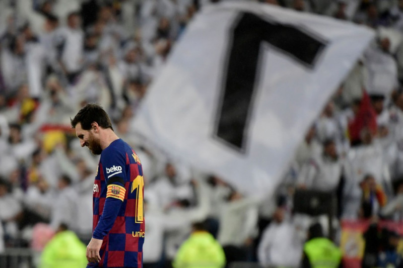 Real Madrid ease pressure with rousing victory over Barca