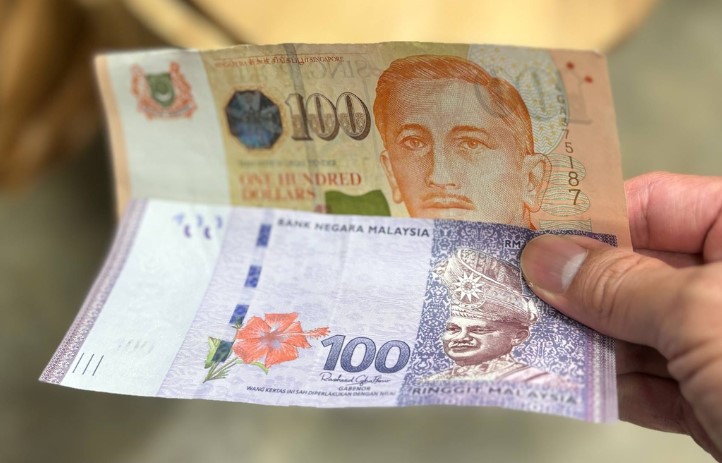 Ringgit hits five-year high against Singapore dollar amid uncertainty