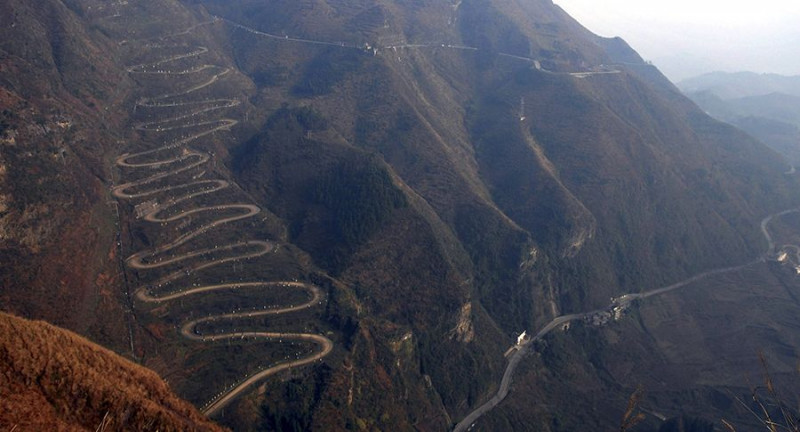 27 people killed in China bus crash: police