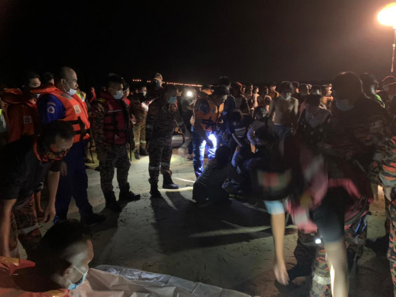3 young siblings among 4 found drowned at Putatan beach