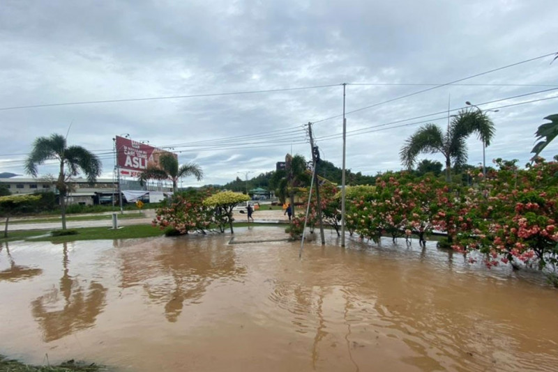 Floods hit Kota Kinabalu, Penampang, Tuaran after continuous heavy rains
