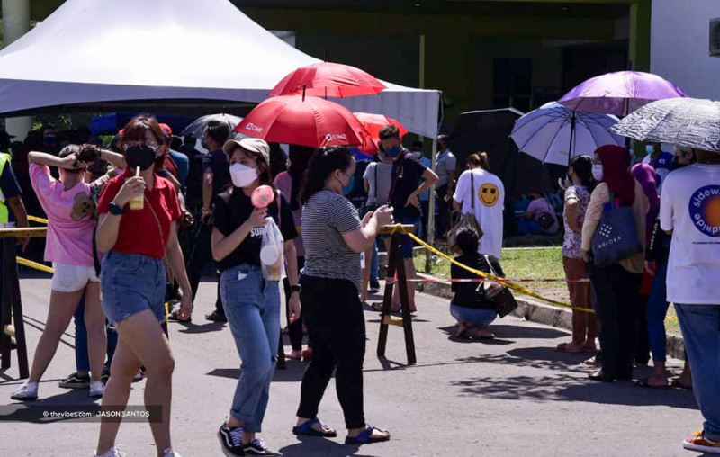 Viral walk-in vaccination text brings huge crowd to Putatan PPV