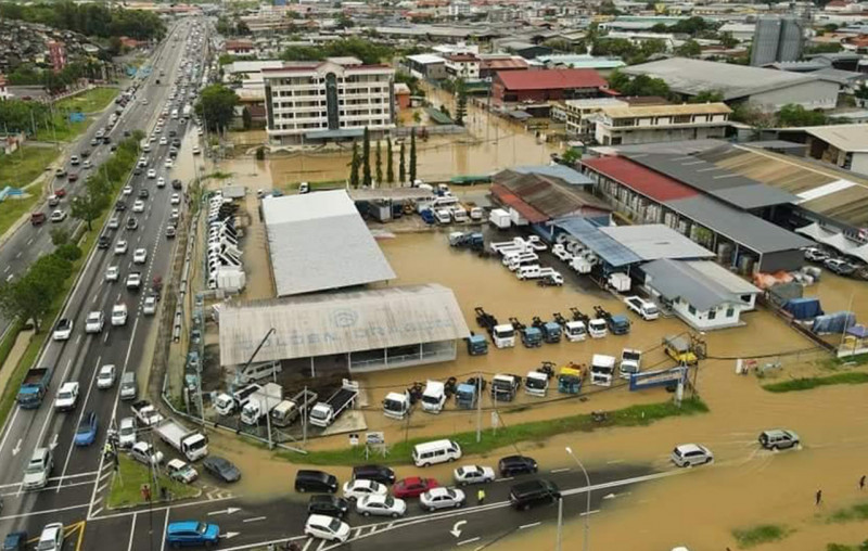Massive rainfall wreaking havoc on Sabah west coast