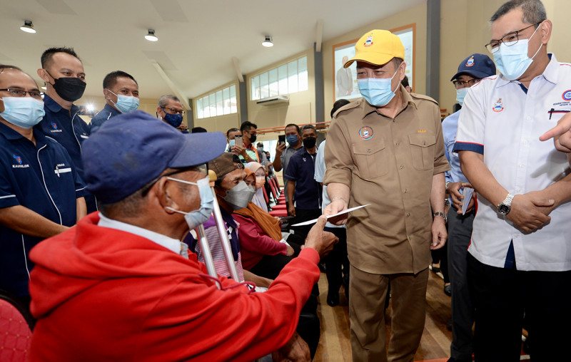 Sabah civil servants, pensioners to receive Aidilfitri bonus