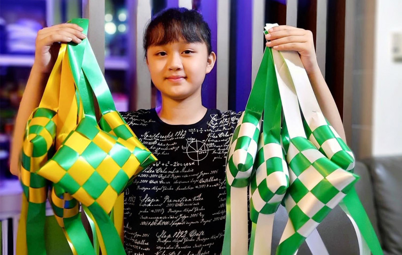 11-year-old can now afford tablet, thanks to ketupat-weaving business